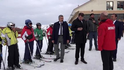Yıldız Dağı'nda öğrencilere kayak öğreten proje Türkiye'ye örnek oluyor