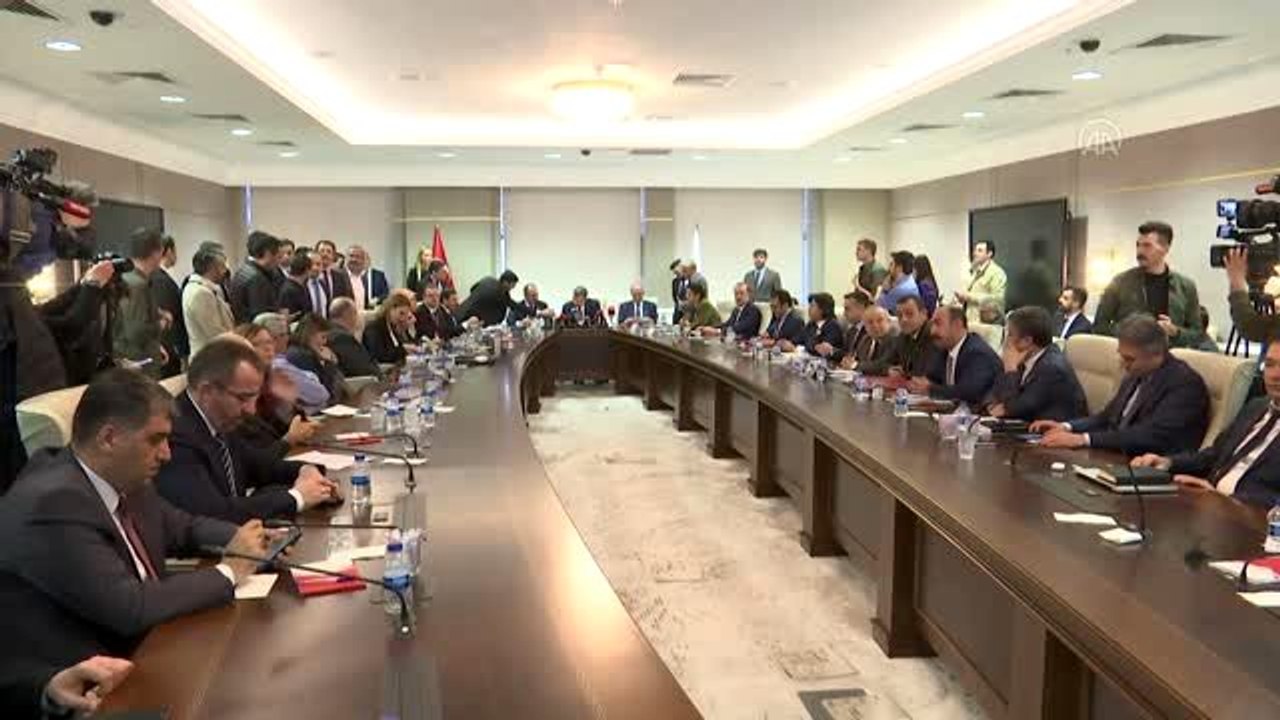 Sağlık Bakanı Koca: "Hastanelerde mesai saatleri içinde ziyaretçi kabul edilmeyecek"