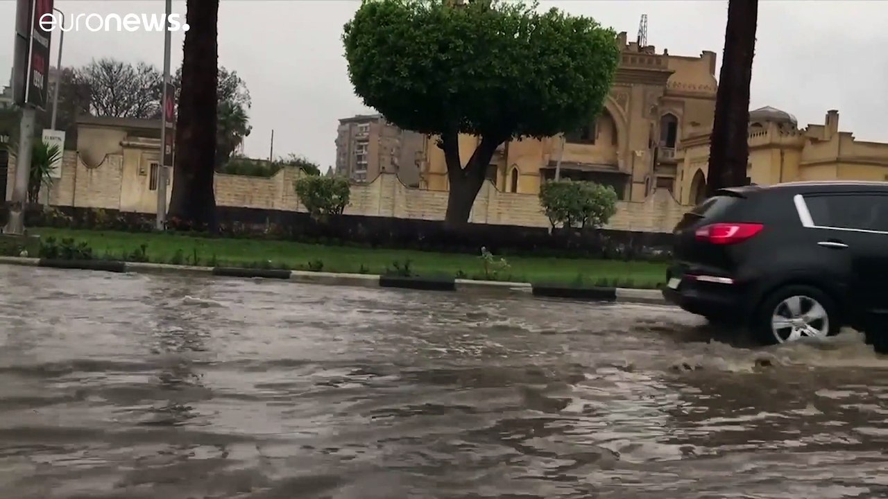 فيديو: مصرع 20 شخصاً في مصر بسبب سوء الأحوال ال...