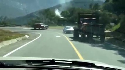 Sur cette route du Mexique on change de voie à chaque virage... Bizarre