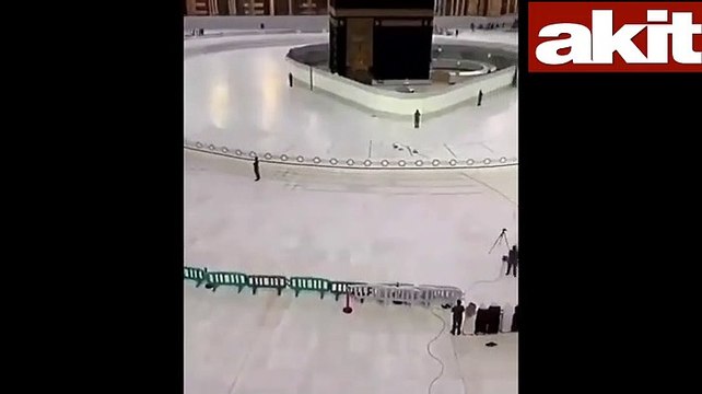 Kâbe imamı tavaf yapılmayan Kâbeyi görünce gözyaşlarına boğuldu