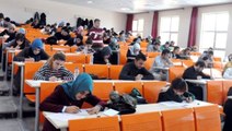 Anadolu Üniversitesi, açıköğretim sınavlarının ertelendiği yönündeki haberleri yalanladı