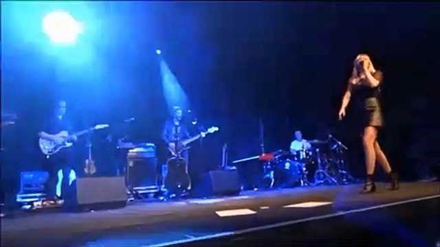 Louane — Midi sur novembre | (Louane Live à Cologne)