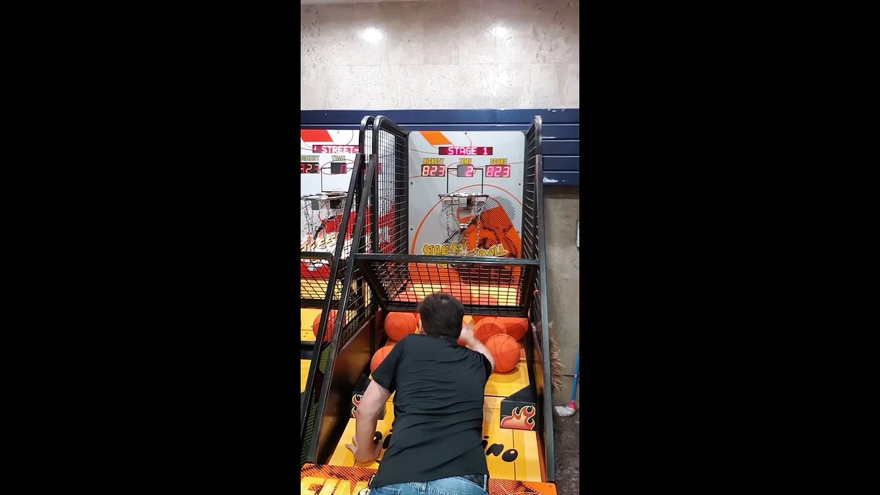 Arcade Basketball Record Beaten Using Two Hands