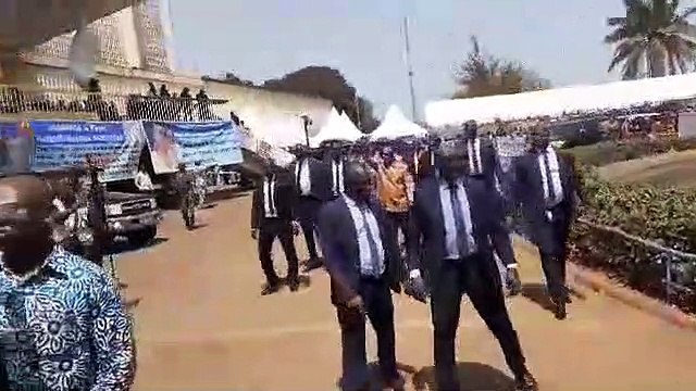 Alpha Condé fait son entrée au palais du peuple pour la célébration de la Journée internationale des femmes