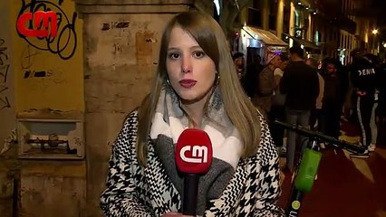 Cais do Sodré enche-se de centenas de jovens na noite de Sexta-Feira