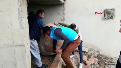 ELAZIĞ Depremde hasar gören evin mahzeninde 700 yıllık küpler bulundu