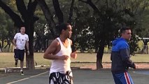 Así fue el debut de Ronaldinho en el torneo de fútbol de la prisión de Paraguay