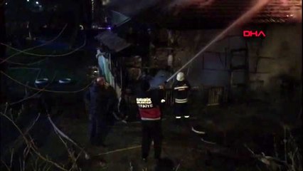 Karabük'te 2 ev alev alev yandı