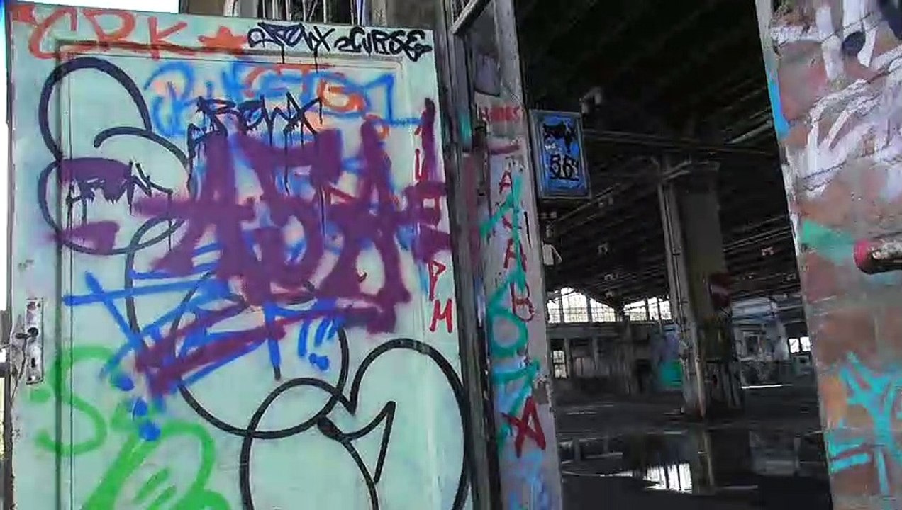 Sport und Kunscht sind da, fehlt nur ein Flügel zum Klassik spielen.Sports and art are there, missing: grand piano to play classic.