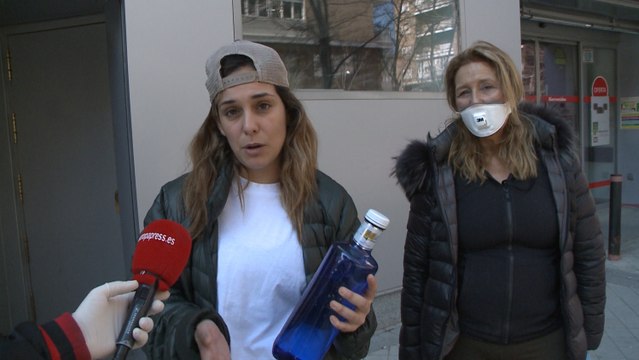 Ciudadana en el supermercado: Hemos salido pero sin tener contacto