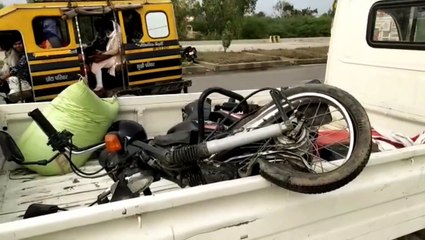 फतेहपुर: वैन की टक्कर से युवक मौत, पत्नी घायल