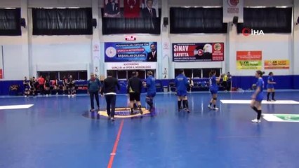 Oyuncular, galibiyet sevincini boş tribünlerle kutladı