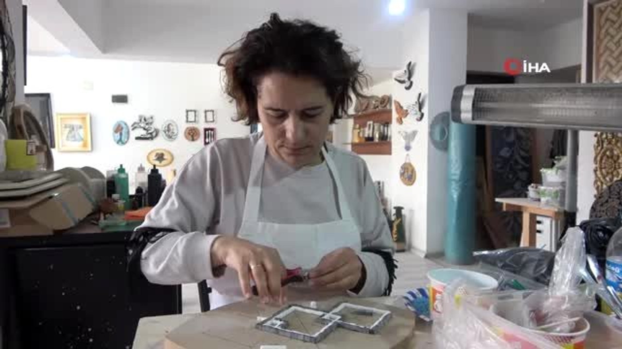 Ekmeğini taştan çıkaran kadınlar