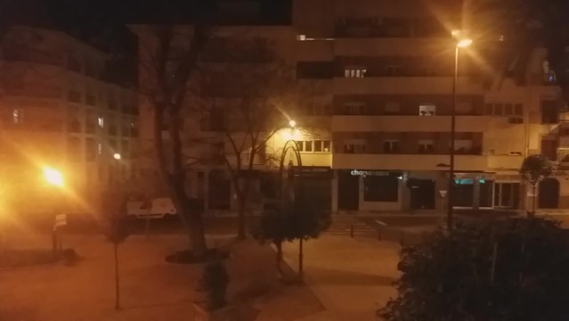 Vecinos de Mérida aplauden desde sus balcones a los sanitarios por su labor frente al coronavirus