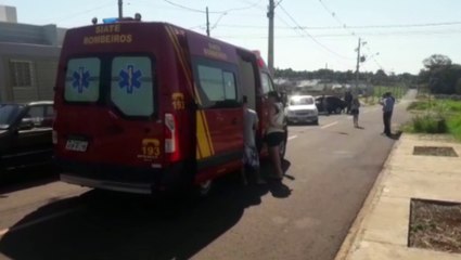 Carros se envolvem em colisão no Loteamento Siena