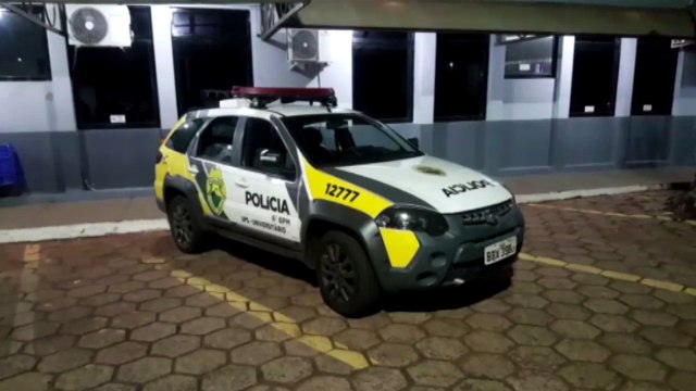 Homem é detido pela PM com arma de fogo e munições, no Bairro Cascavel Velho
