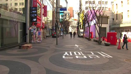 [날씨] 코로나19에 꽃샘추위까지...얼어붙은 도심 상권 / YTN