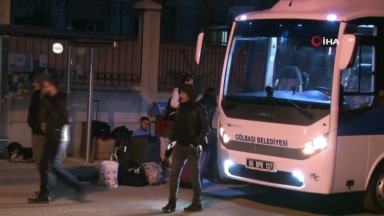 Medine’den gelen Umre yolcuları Ankara’da karan...