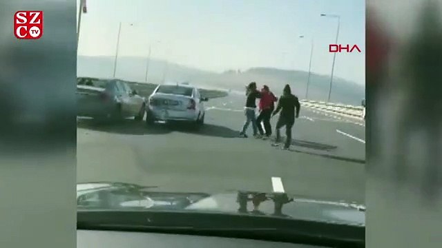 Kaza sonrası tekme ve yumruklar havada uçuştu