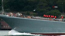 Rus savaş gemisi 'Caesar Kunikov' İstanbul Boğazı'ndan geçti