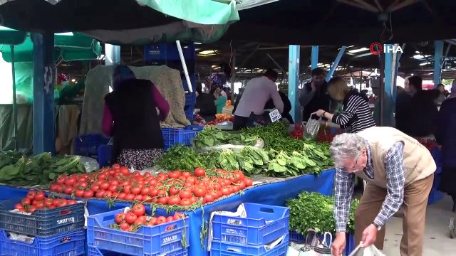 Semt pazarlarında esnaftan 'Eldivenli' koruma