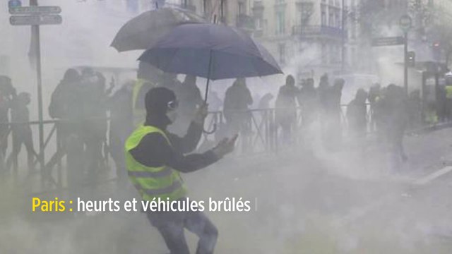 Paris : heurts et véhicules brûlés lors d'une manifestation de Gilets jaunes