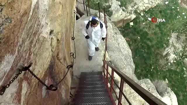 Dünyanın tek doğal gökdeleni dezenfekte edildi