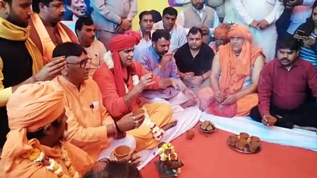 Hindu activists drink cow urine against the coronavirus