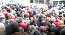 Sivas'ta koronavirüs tehlikesine rağmen mağaza açılışında izdiham yaşandı
