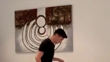 El reto de Brahim Díaz en el #10toqueschallenge con papel higiénico