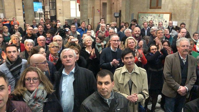 Isabelle Assih (gauche) en tête du premier tour à Quimper