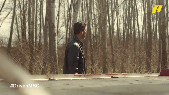 تحميل سيارة مكلارين فوق سيارة كبيرة بدون أي تجريح.. هل نجحت المهمة؟