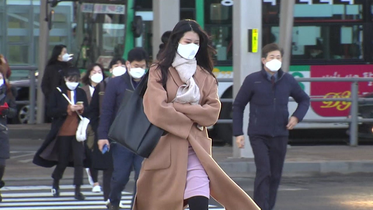 [날씨] 출근길 영하권 꽃샘추위...낮부터 누그러져 / YTN