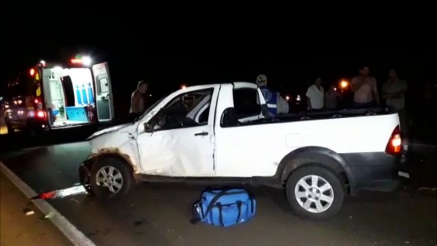 Acidente envolve três carros e um caminhão na PRc-467; um homem foi socorrido pelo Siate