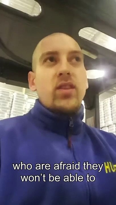 Cet entrepôt de papiers toilettes et plein à cause du Covid-19