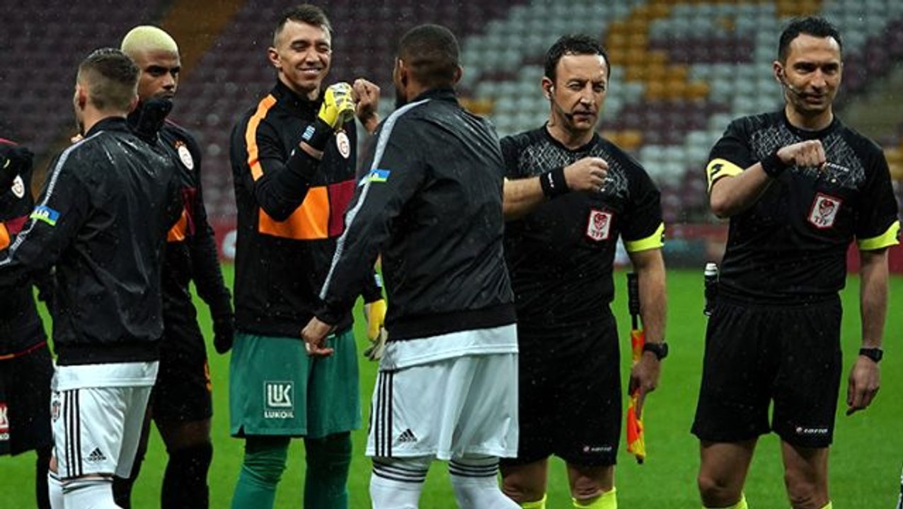 Ahmet Çakar, Muslera'ya tepki gösterdi: Madem bu kadar korkuyordun, neden 50 kişiyle parti yaptın?