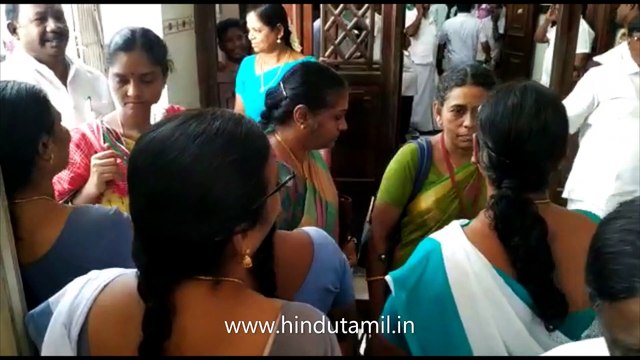 சென்னை தலைமைச் செயலகத்தில் கரோனா தடுப்பு நடவடிக்கை: முதல்வர் மற்றும் துணை முதல்வர் வாகனங்களுக்கு மாநகராட்சியினர் மருந்து தெளித்தனர்!