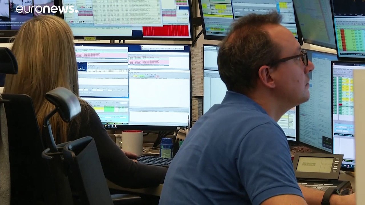 Talfahrt geht weiter: Dax stürzt unter 9000 Punkte