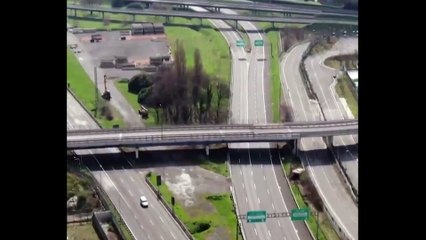 Koronavirüs | Karantina altındaki Milano'da boş sokaklar havadan görüntülendi