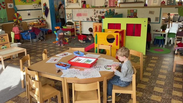 Coronavirus: les enfants de personnes travaillant dans des secteurs essentiels peuvent rester dans les écoles