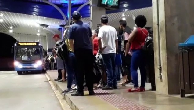 Dúvidas quanto aos horários e linhas ativas dos ônibus faz volume de passageiros reduzir discretamente nos terminais em Cascavel
