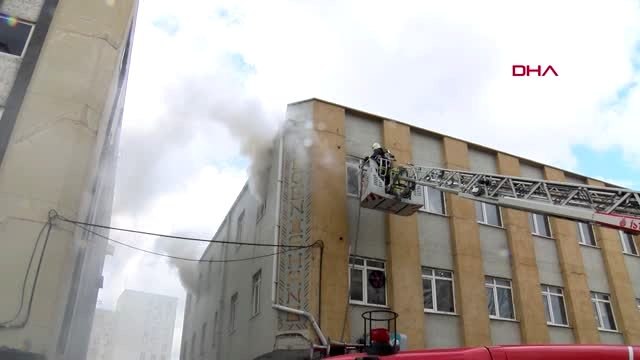 BAĞCILAR'DA TEKSTİL ATÖLYESİNDE YANGIN