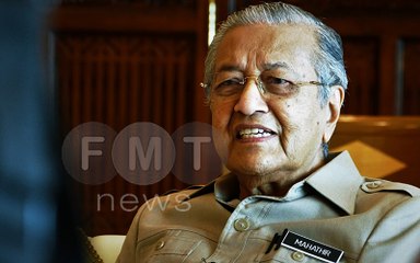 Orang Malaysia tak serius tangani Covid-19, kata Dr M