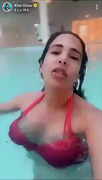 Elle fait la maline au bord la piscine en Tunisie car elle se sent protégée du coronavirus mais…