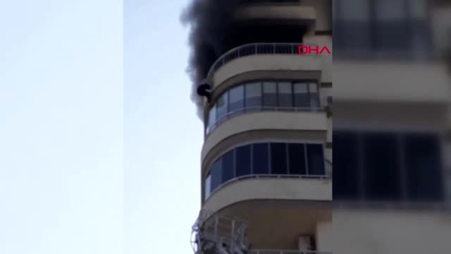 MERSİN Yangında balkondan sarkıp düşen kadının ölümüyle ilgili itfaiye amiri açığa alındı-ARŞİV