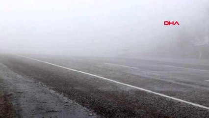Denizli'de yoğun sis ve kar yağışı etkili oldu
