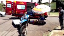 Motociclista fica ferida após colidir contra Honda Civic no Centro de Cascavel