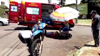 Motociclista fica ferida após colidir contra Honda Civic no Centro de Cascavel