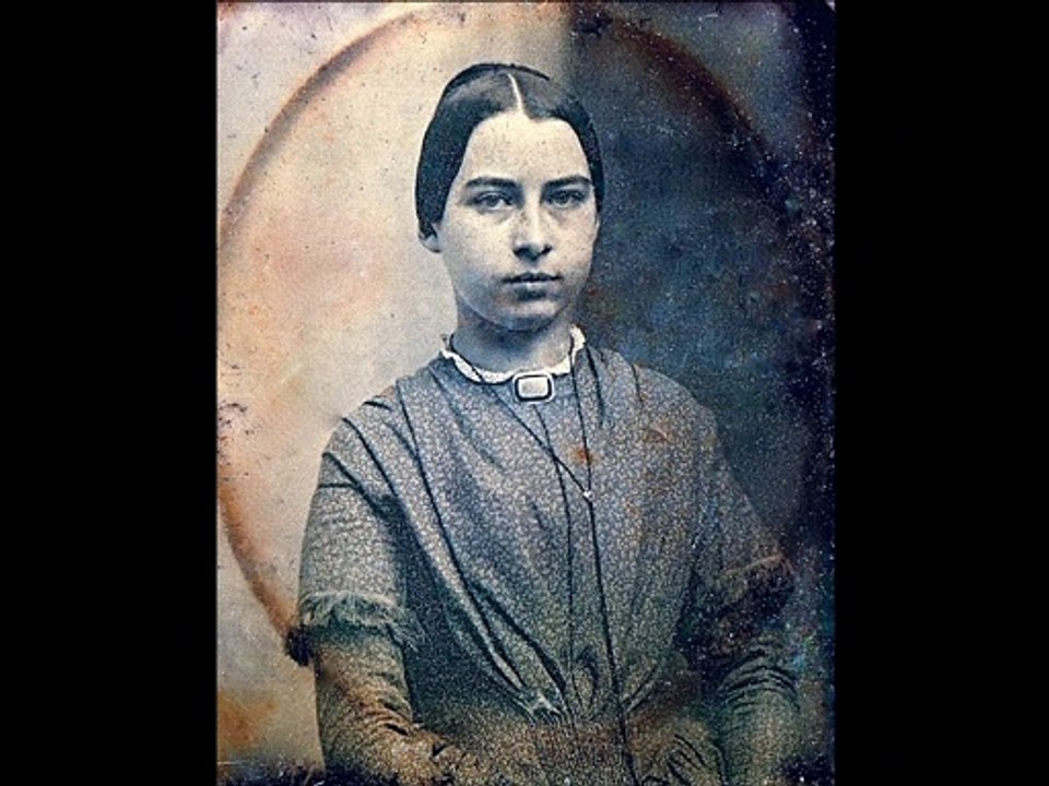 Victorian Widows – 51 Graceful Photos of Young Women in Mourning Dresses From Between the 1850s and 1870s